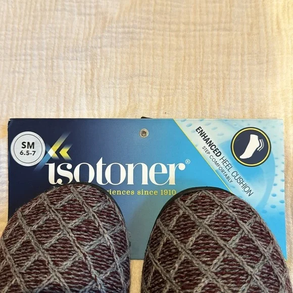 NWT isotoner Woman's Diamond Sweater Knit Clog Slippers | Size SM 6.5-7 - Picture 5 of 8